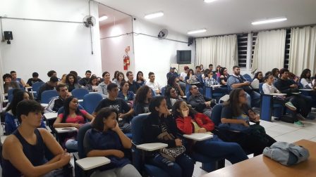 Estudantes do Cursinho Popular presentes neste cinedebate